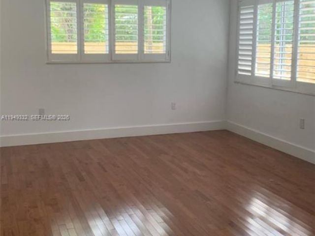 Дом в аренду по адресу 1070 N Shore Dr - фото 7171494