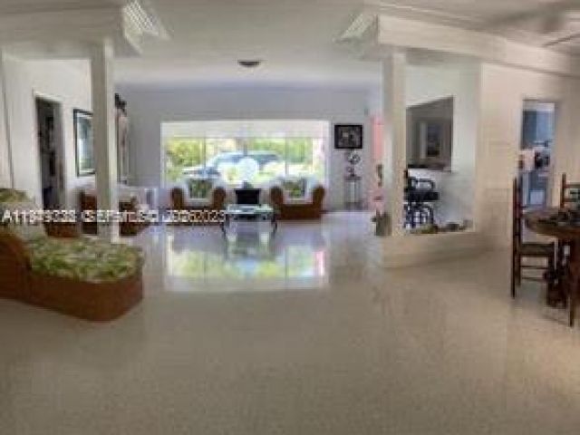 Дом в аренду по адресу 1070 N Shore Dr - фото 7171495