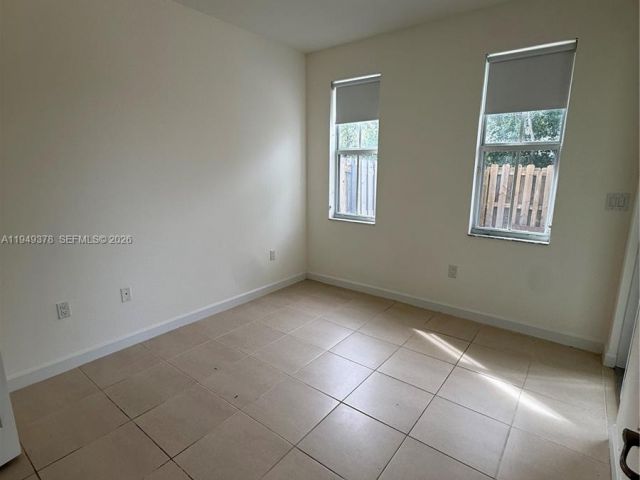 Дом в аренду по адресу 7412 NW 108th Path 0 - фото 7521719