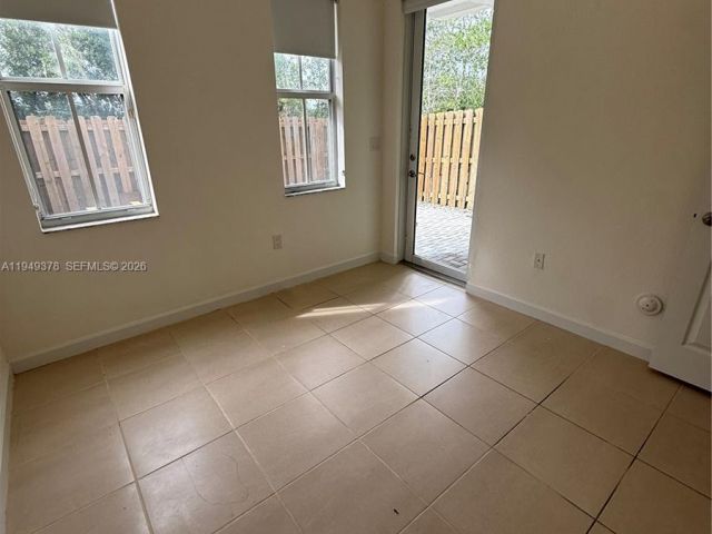 Дом в аренду по адресу 7412 NW 108th Path 0 - фото 7521721