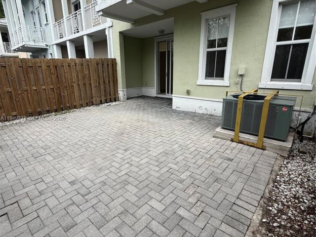 Дом в аренду по адресу 7412 NW 108th Path 0 - фото 7521722