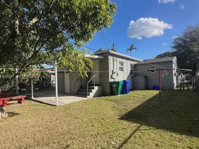 Продажа дома по адресу 5561 SW 5th Ter - фото 7645825