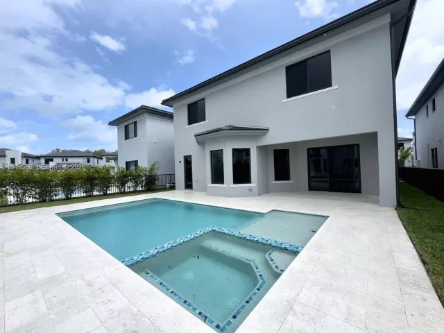 Дом в аренду по адресу 19670 NE 14th Ct 19670 - фото 7174889