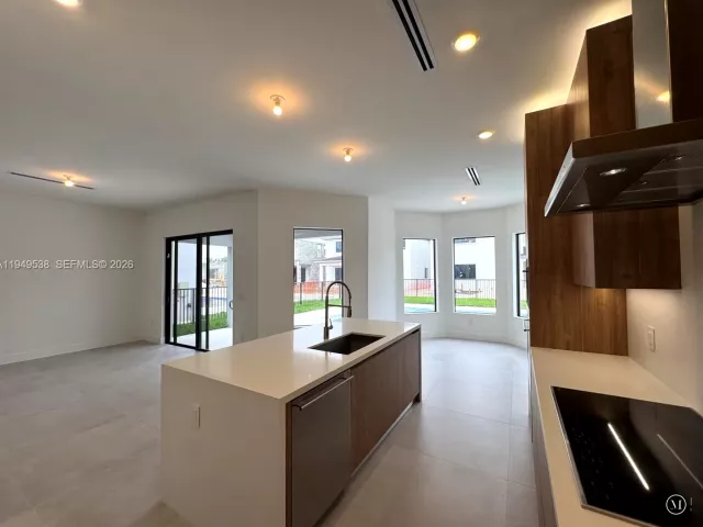 Дом в аренду по адресу 19670 NE 14th Ct 19670 - фото 7174874