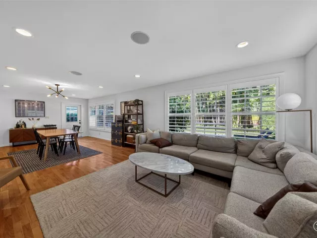 Продажа дома по адресу 1001 SE 10th Street - фото 8908126