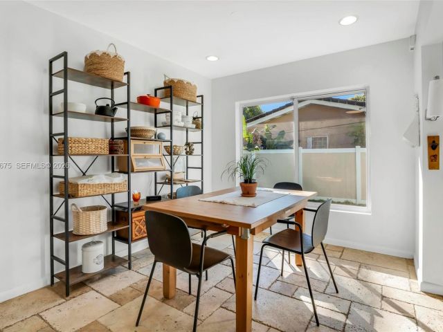 Продажа дома по адресу 2320 Funston St - фото 7189177