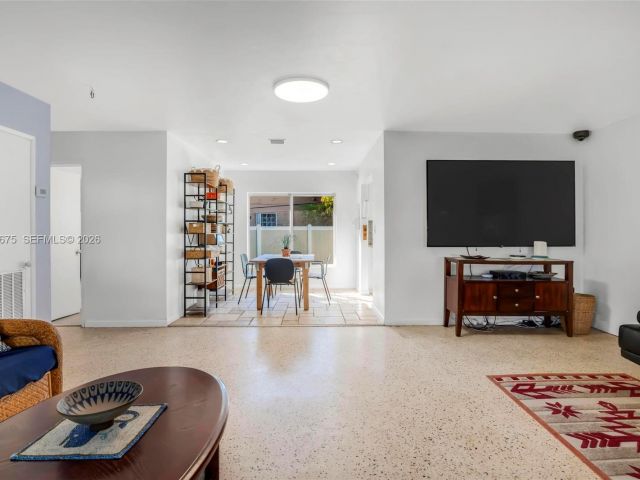 Продажа дома по адресу 2320 Funston St - фото 7189178