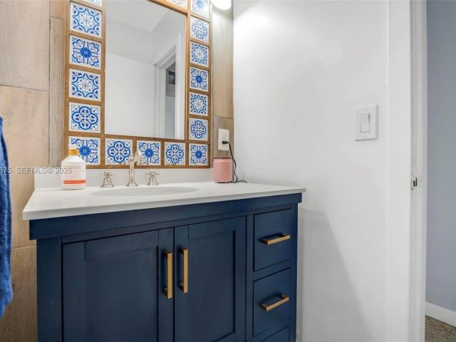 Продажа дома по адресу 2320 Funston St - фото 7189186