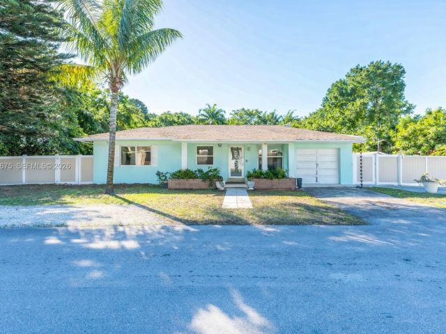 Продажа дома по адресу 2320 Funston St - фото 7189193