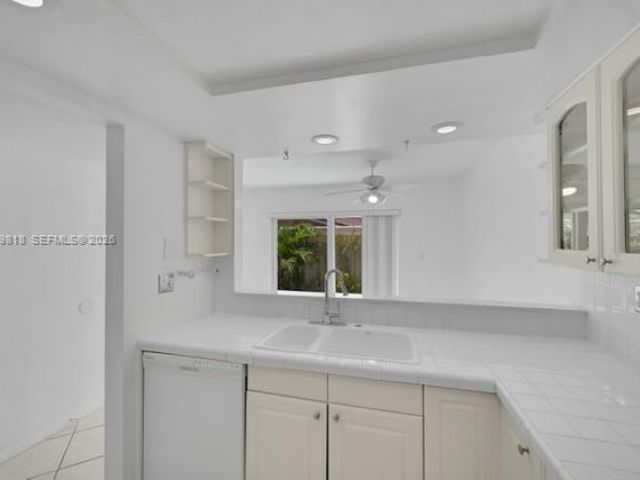 Продажа дома по адресу 5555 N Ocean Blvd 20 - фото 7190288