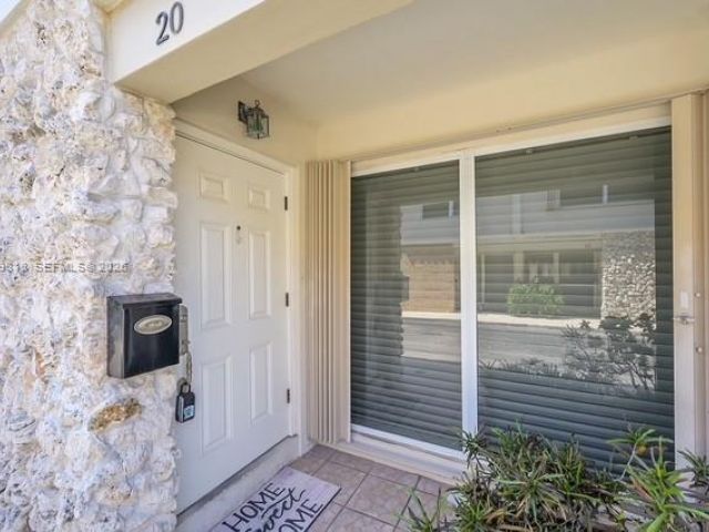 Продажа дома по адресу 5555 N Ocean Blvd 20 - фото 7190298