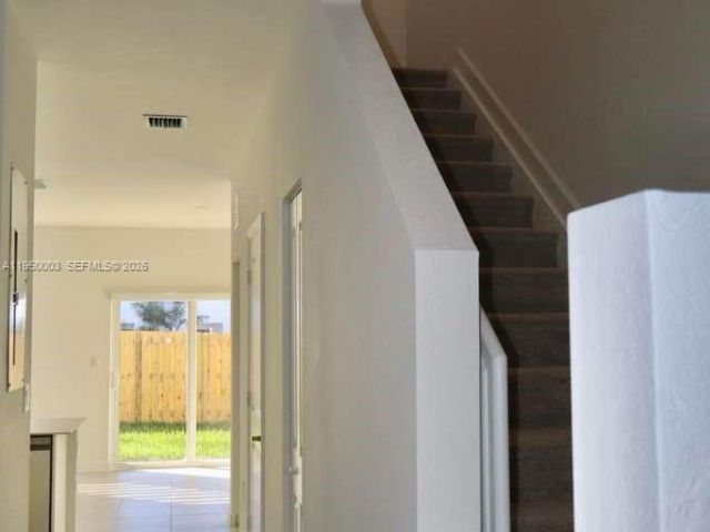 Дом в аренду по адресу 26824 SW 121st AVE - фото 7514485