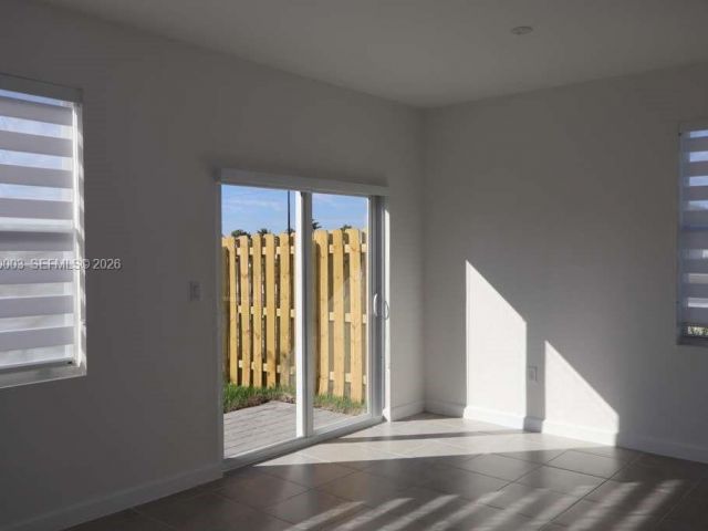 Дом в аренду по адресу 26824 SW 121st AVE - фото 7514490