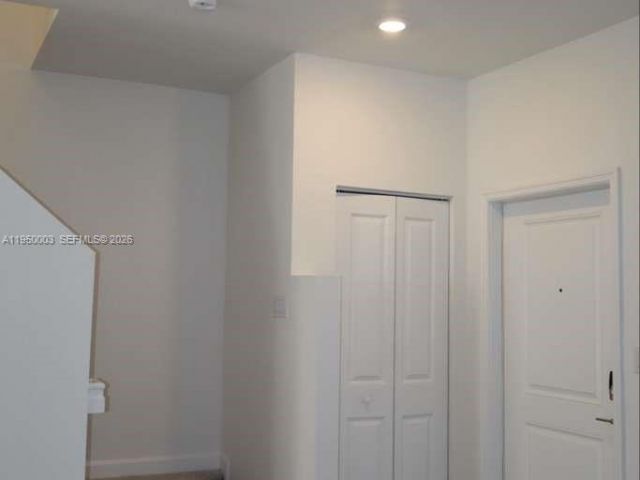 Дом в аренду по адресу 26824 SW 121st AVE - фото 7514492