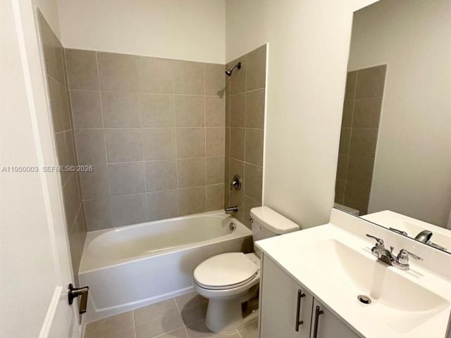 Дом в аренду по адресу 26824 SW 121st AVE - фото 7514502