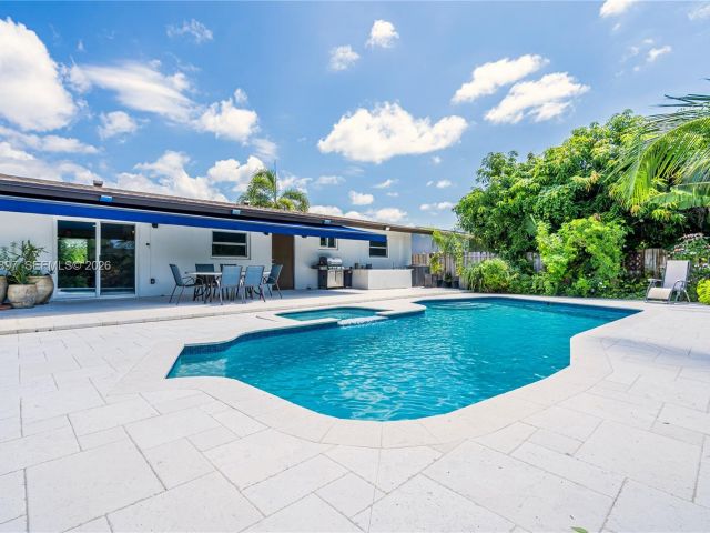 Продажа дома по адресу 10510 SW 160th St - фото 7445200