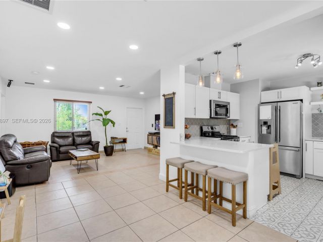 Продажа дома по адресу 10510 SW 160th St - фото 7445206