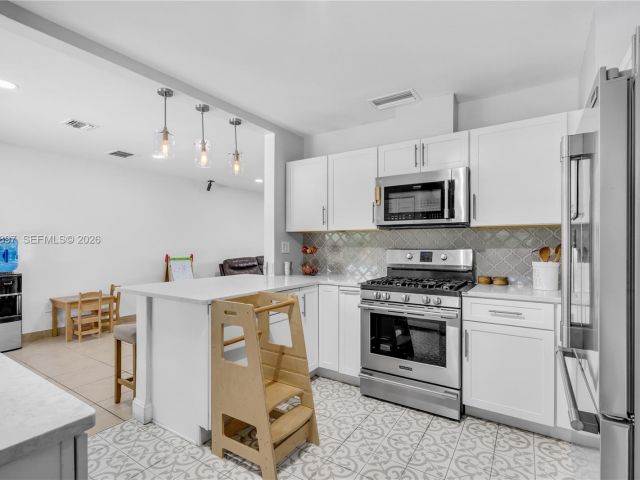 Продажа дома по адресу 10510 SW 160th St - фото 7445208