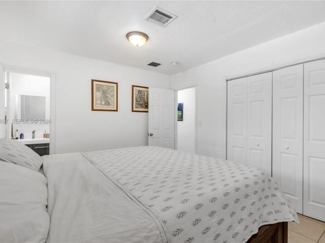 Продажа дома по адресу 10510 SW 160th St - фото 7445210