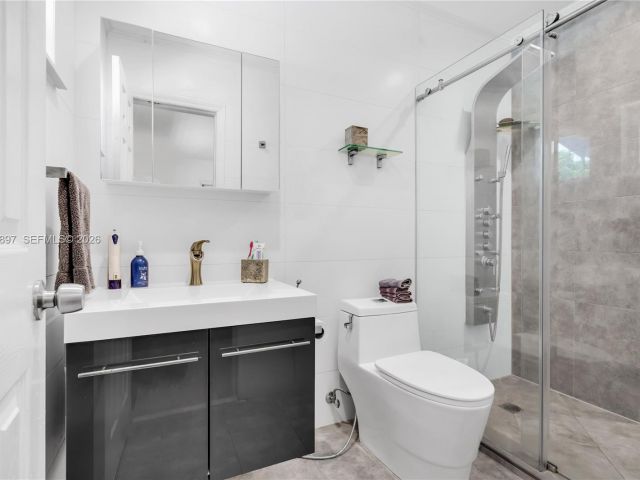 Продажа дома по адресу 10510 SW 160th St - фото 7445211