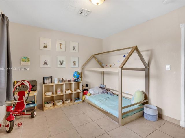 Продажа дома по адресу 10510 SW 160th St - фото 7445216