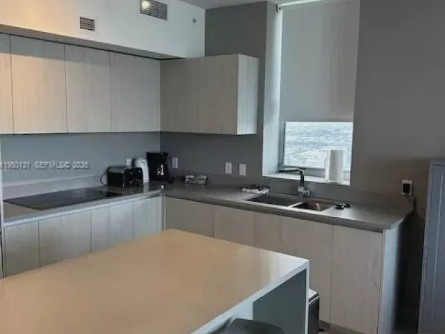 Продажа квартиры #R2702 - фото 7190992