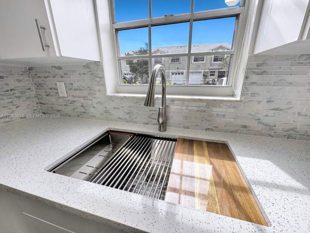 Продажа дома по адресу 12259 SW 49th Ct - фото 7230375