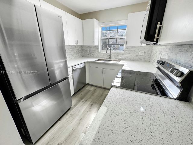 Продажа дома по адресу 12259 SW 49th Ct - фото 7230376