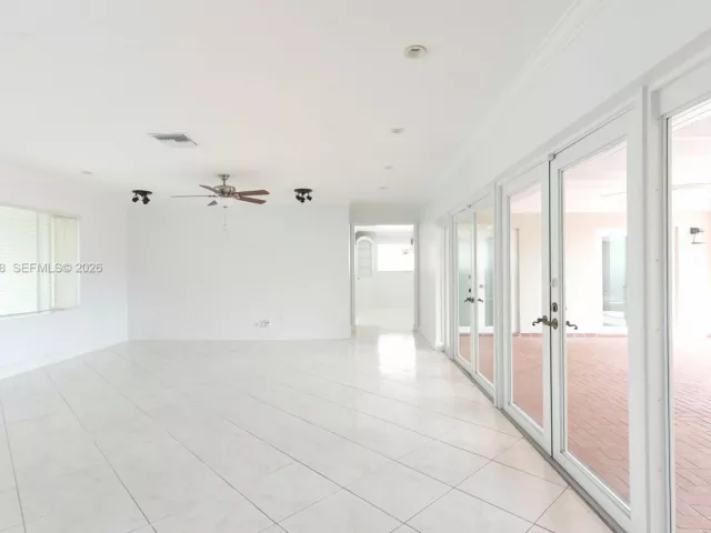 Дом в аренду по адресу 13005 Zambrana St - фото 7200885