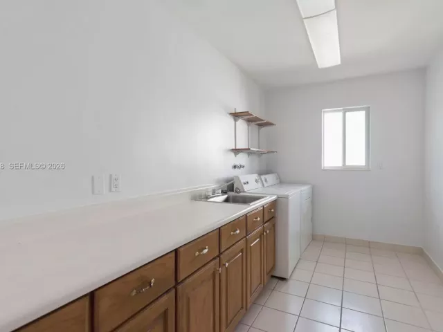 Дом в аренду по адресу 13005 Zambrana St - фото 7200877