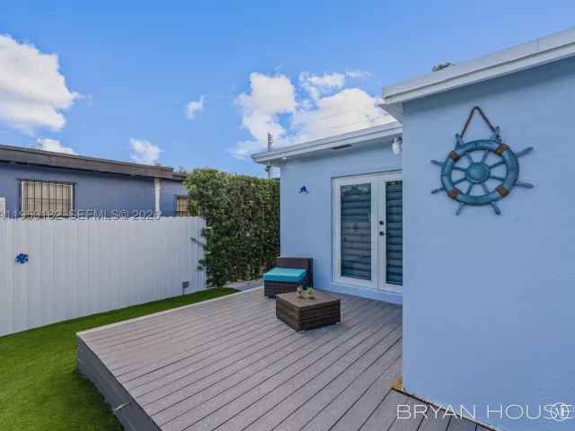 Продажа дома по адресу 3341 NW 20th St - фото 9144479