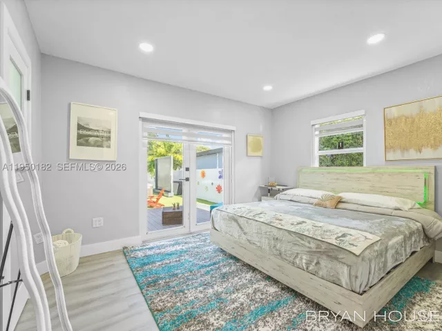 Продажа дома по адресу 3341 NW 20th St - фото 9144486
