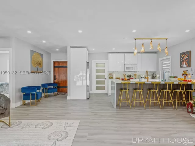 Продажа дома по адресу 3341 NW 20th St - фото 9144493