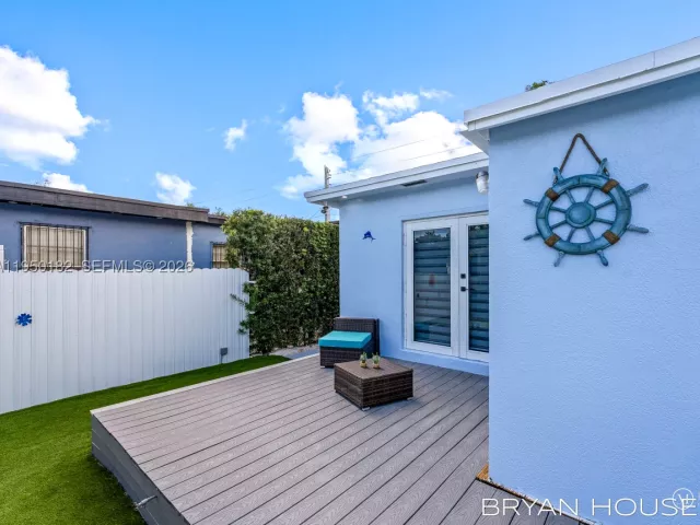 Продажа дома по адресу 3341 NW 20th St - фото 9144512