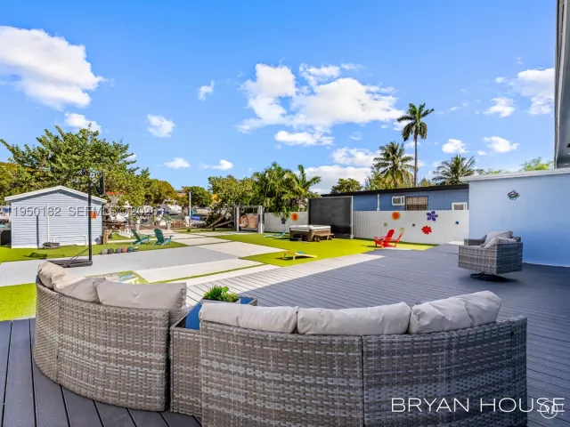 Продажа дома по адресу 3341 NW 20th St - фото 9144518