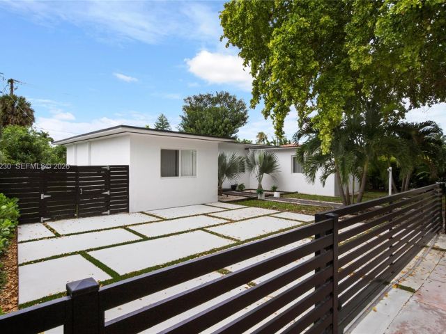 Дом в аренду по адресу 1581 Normandy Dr - фото 7192744