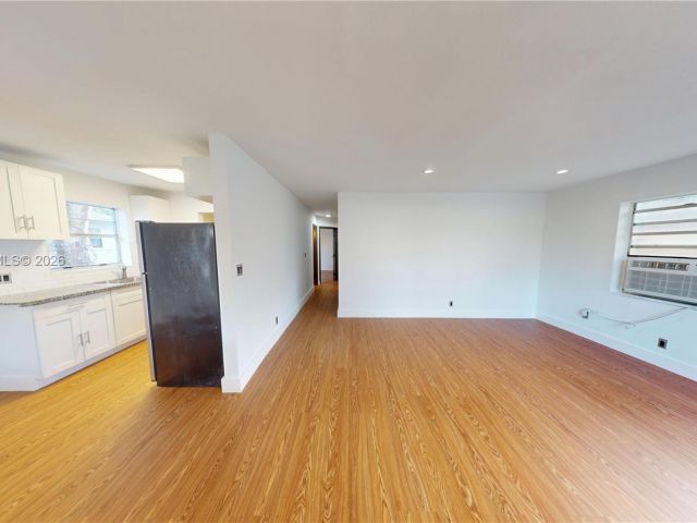 Дом в аренду по адресу 404 NW 21st Ter - фото 7496880