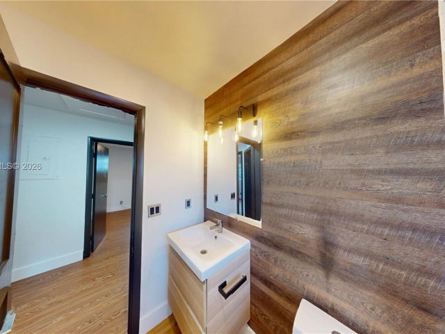 Дом в аренду по адресу 404 NW 21st Ter - фото 7496888