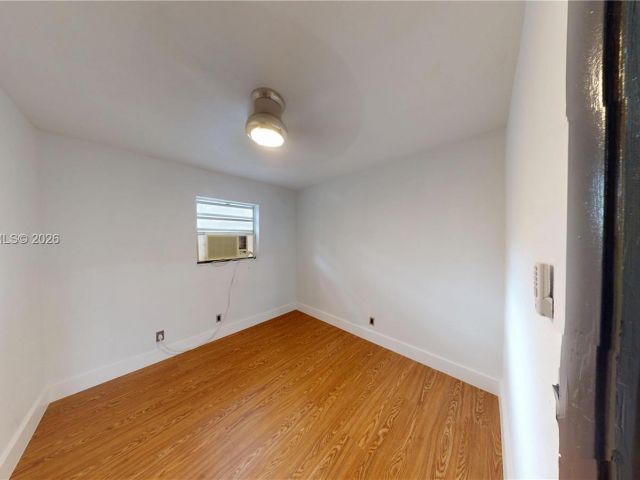 Дом в аренду по адресу 404 NW 21st Ter - фото 7496893