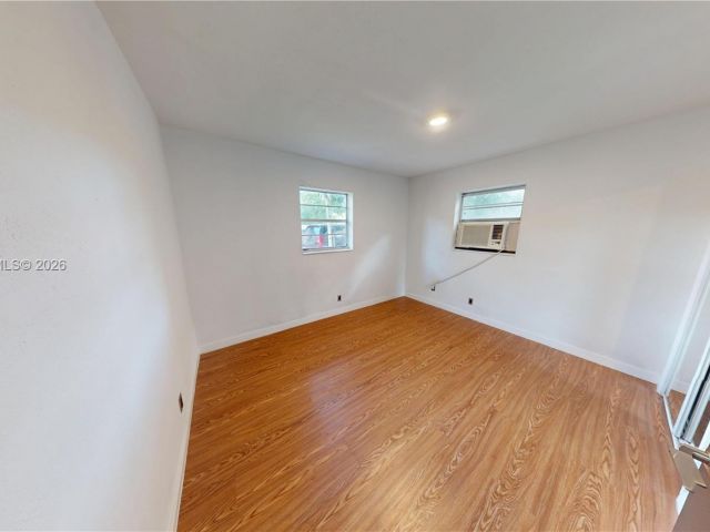 Дом в аренду по адресу 404 NW 21st Ter - фото 7496897