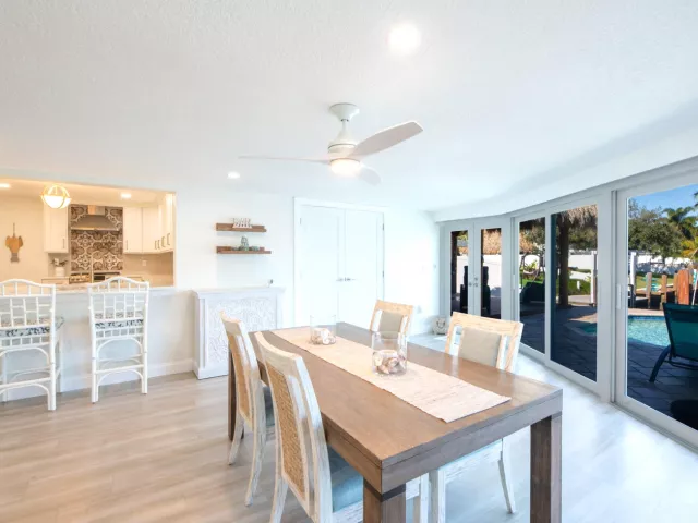 Продажа дома по адресу 521 SE 4 Court - фото 8898589