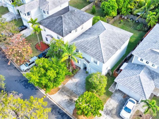 Продажа дома по адресу 355 NE 31st Ave - фото 7197758