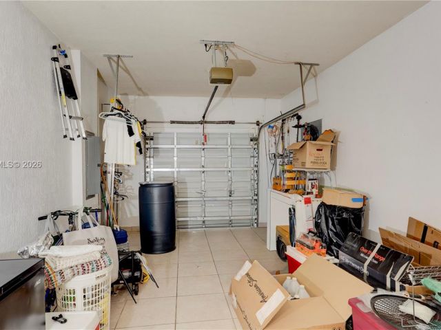 Продажа дома по адресу 355 NE 31st Ave - фото 7329980