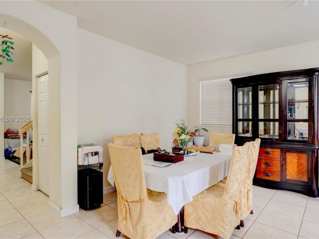 Продажа дома по адресу 355 NE 31st Ave - фото 7329991