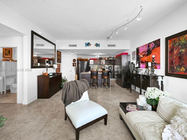 Продажа квартиры #5103 - фото 7195204