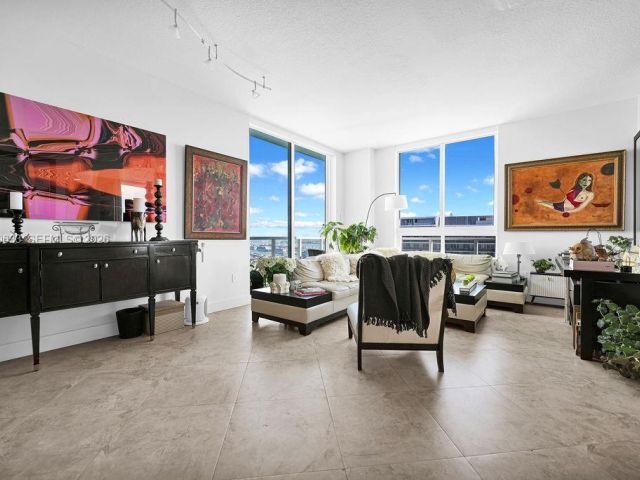 Продажа квартиры #5103 - фото 7195210