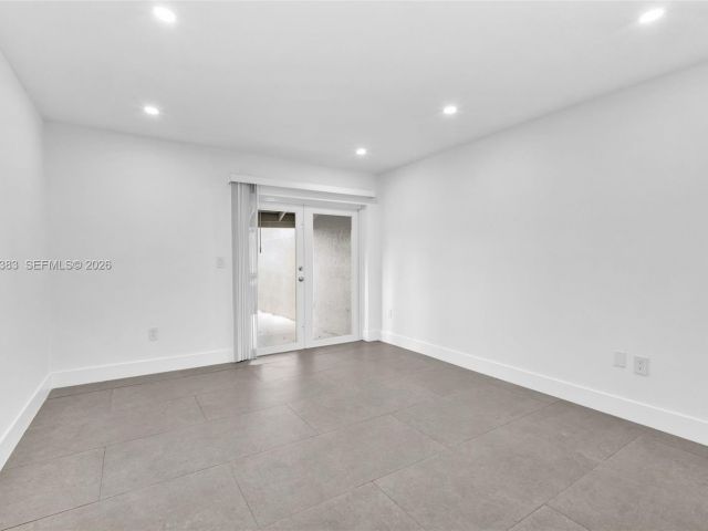 Дом в аренду по адресу 8394 SW 148th Ave 8394 - фото 7510161