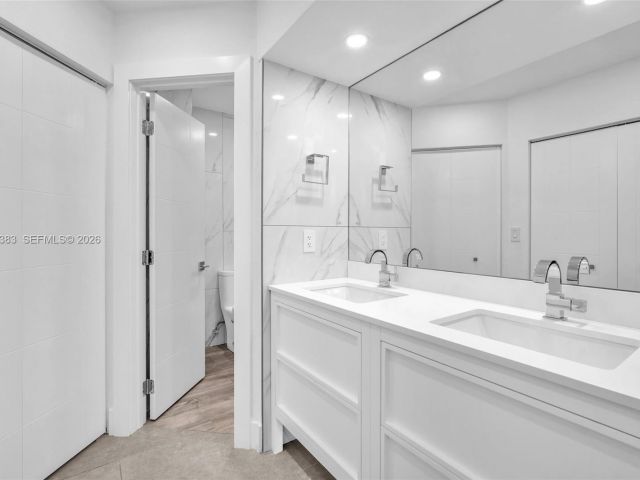 Дом в аренду по адресу 8394 SW 148th Ave 8394 - фото 7510164