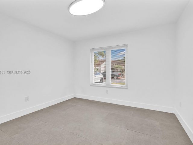 Дом в аренду по адресу 8394 SW 148th Ave 8394 - фото 7510174