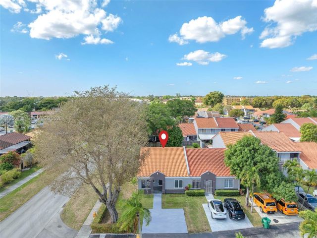 Дом в аренду по адресу 8394 SW 148th Ave 8394 - фото 7510176